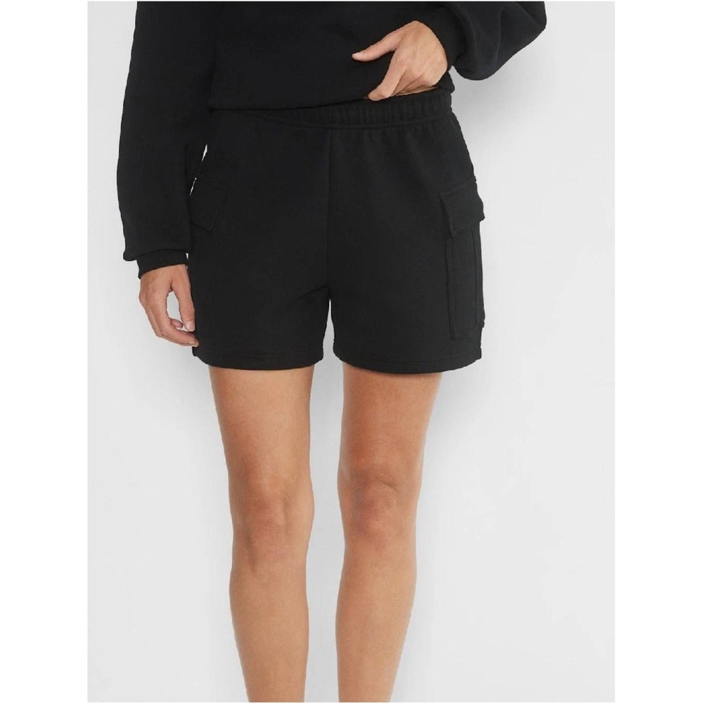 Aritzia Black Cozy Sweatfleece Mega Cargo Mid Thigh Shorts Size Medium EUC